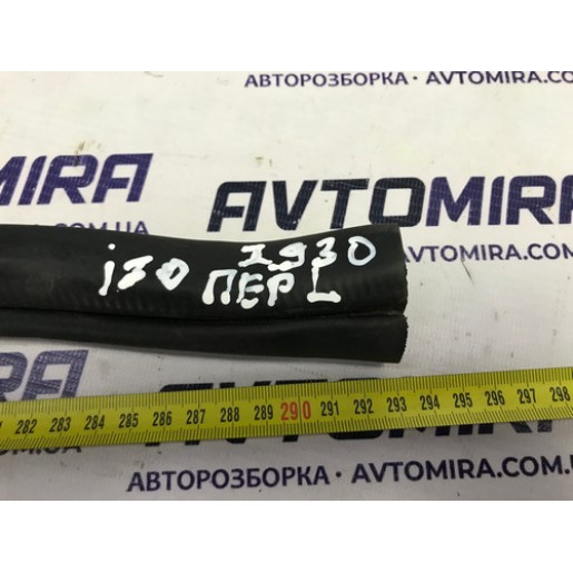 Ущільнювач дверей передніх лівих Hyundai i30 2007-2012 821102H001CH